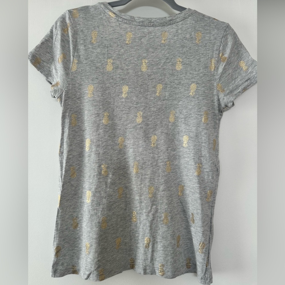 GAP Gray V-Neck Tee with Gold Pineapple Motif - Picture 2 of 3